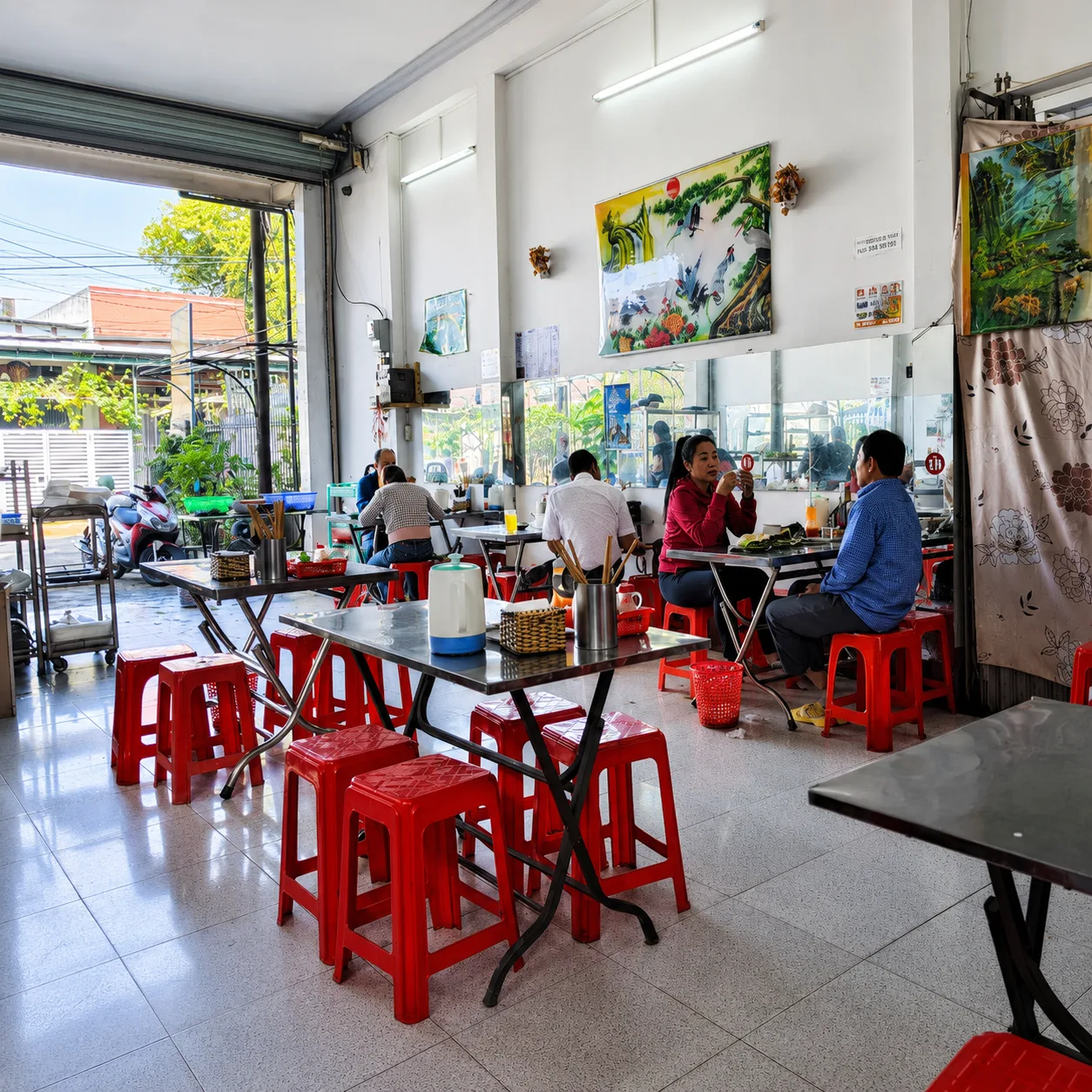 Mì quảng hai thời bảo lộc