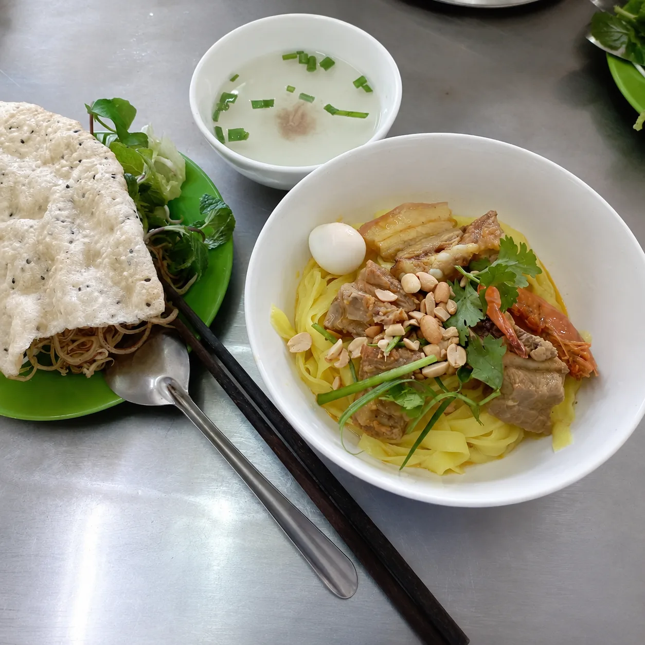 Mì quảng hai thời bảo lộc